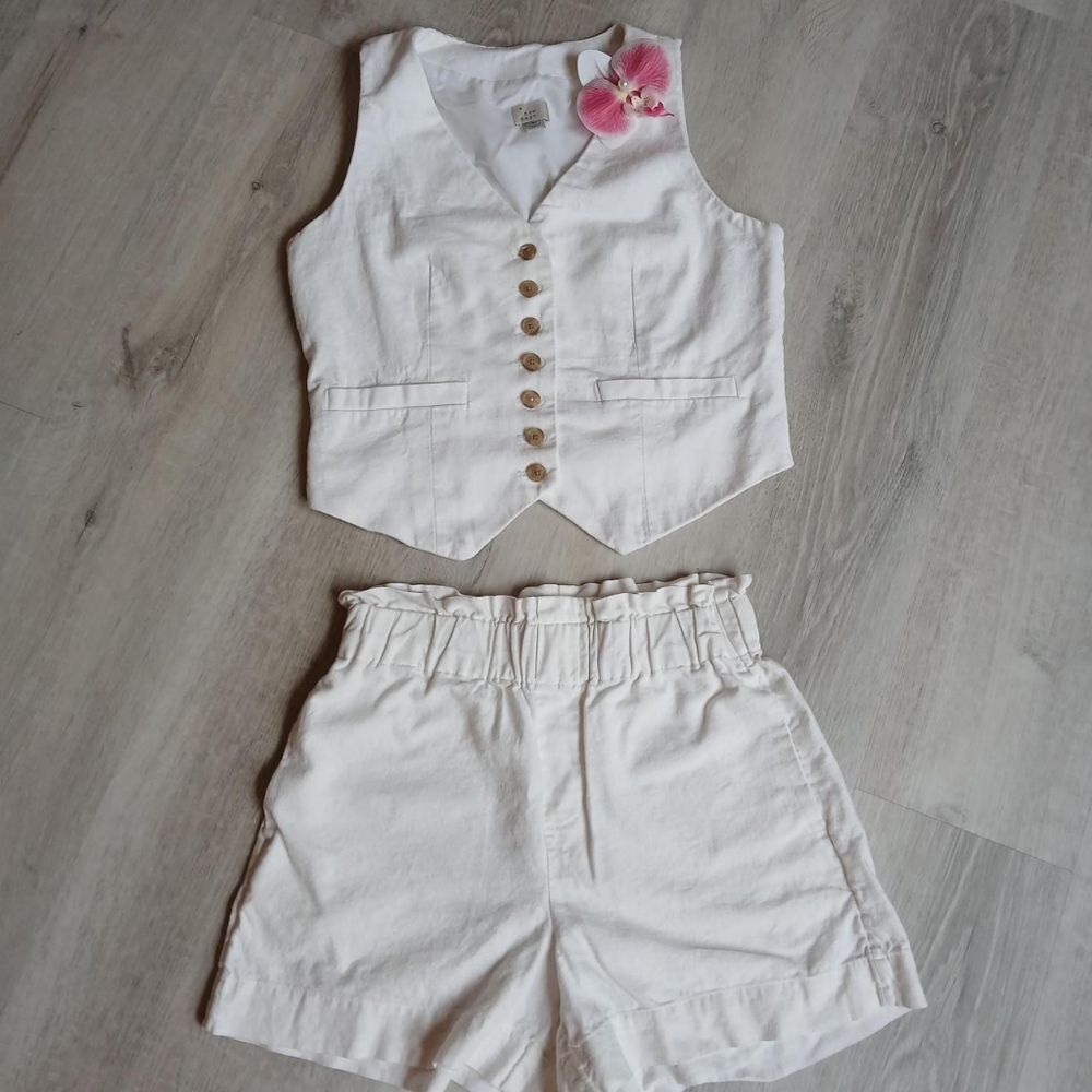 White linen vest and shorts set. both size XS.